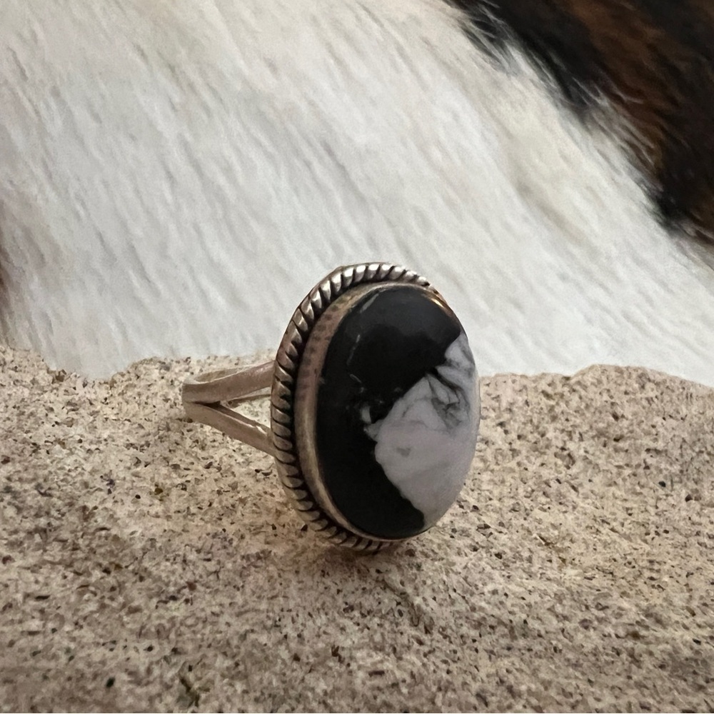 ❤️ White Buffalo Turquoise Matte Brushed Sterling Ring Navajo Style Adj Sz 4.5-8 - Picture 3 of 13